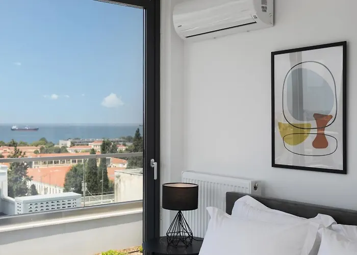 Skyline 360 Luxury With Stunning Terrace #free Parking# By Binobi! *